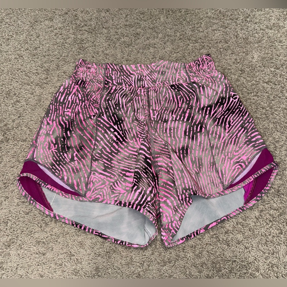 Lululemon Seawheeze Limited Edition REFLECTIVE hotty Hot Short